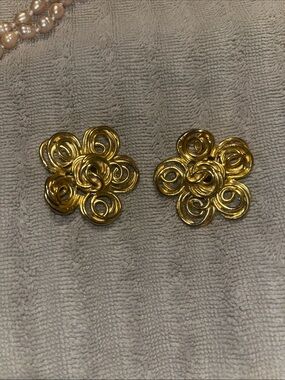 Vintage Orena Paris Gold Openwork Clip-On Earrings -signed